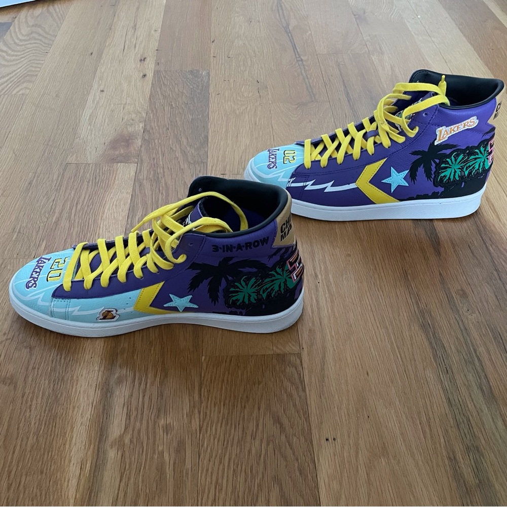 (Chinatown)Market Converse men’s size 11.5 “Lakers 3-peat” EUC w/ box - Picture 3 of 8